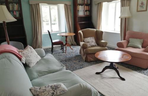 The Old Stables of heritage Tregrehan Garden Cottages on South Coast - Photo 2