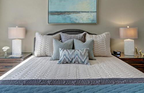 City Water View Oasis with Pool & Gym near Cruise in Heart of Seattle - Foto 26