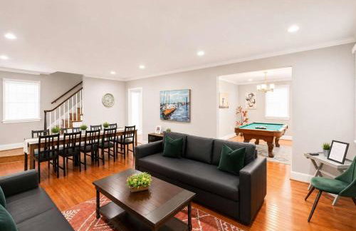 Stately 5BR Historic Retreat - CozySuites - Foto 6