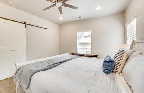 Private Dock and Yard! Modern Getaway in Mabank - Foto 11