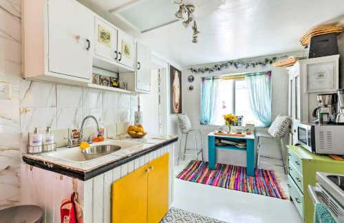 Oceanfront White Stone Cottage w/ Private Beach! - Photo 9