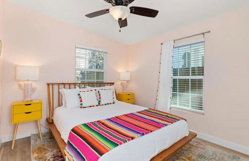 Gorgeous Home with Heated Pool In Downtown! - Foto 33