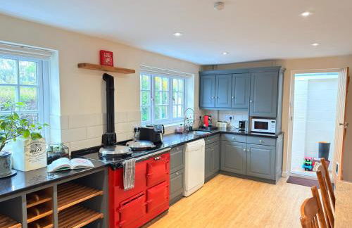New Forest Cozy 3-Bed Family Cottage, PaultonsPark - Foto 8
