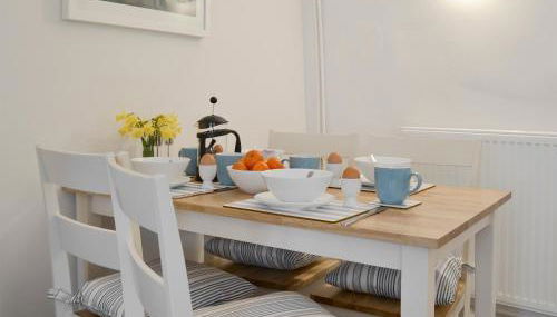 Teal Cottage - Photo 4