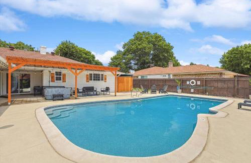 5-BR Relaxing Retreat with Pool Hot tub Fire Pit - Foto 41