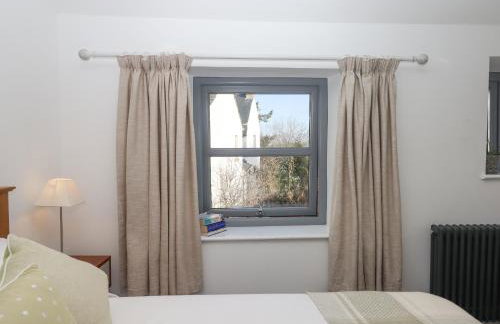 The Cottage on The Square - Photo 20