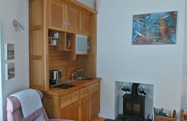 the Welsh Toll House - Photo 5