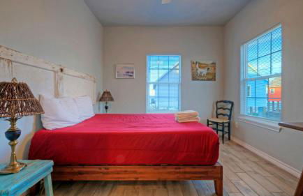 Waterfront Shared Pool w/ Bay Views, Boat Dock Oscar's Lodge by Avantstay - Foto 36