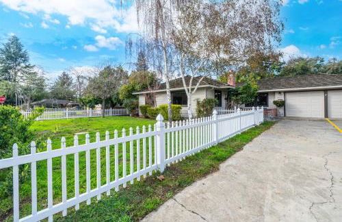 4BR Lux Los Gatos Home: Style & Comfy - Foto 29