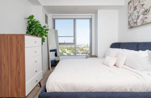 Central Square 3BR Condo with Downtown View Gym and Parking - Foto 37