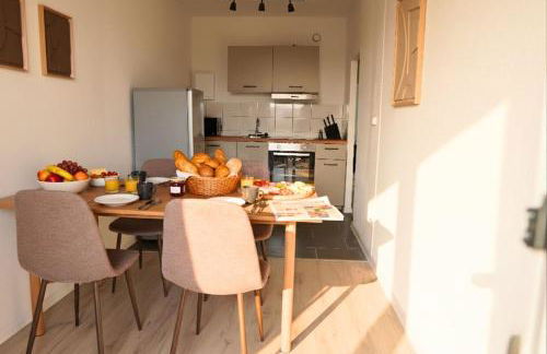 Gemütliches 3-Raum Apartment mit Boxspringbetten, vollausgestattet Küche, Balkon, WLAN, 40 Zoll HD-TV, Parkplätze - Foto 5