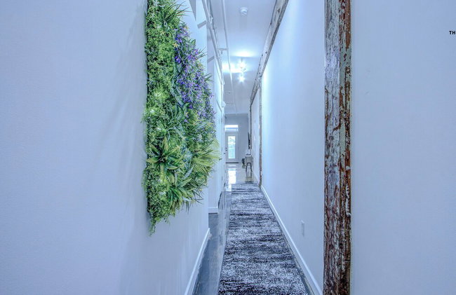 BRAND NEW Modern 1BD Loft in Downtown with free parking - Photo 83