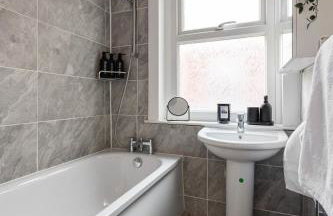 Modern 4 Bedroom House In Woodgreen - Foto 50