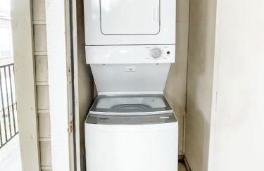 Charming Stay with Pool and Dedicated Workspace - Foto 14