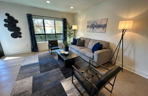 Century City Cozy 3 Bedroom Apartment with Parking 302,303 - Foto 56