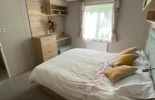 Coghurst Hall Holiday Home Sleeps 6, 2 bedrooms - Foto 12