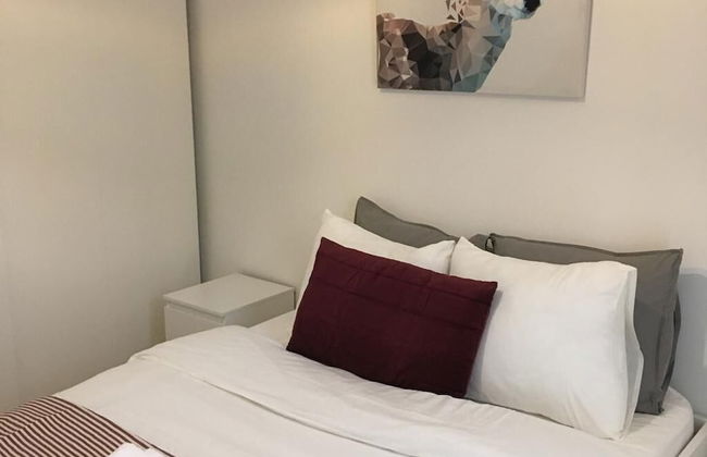 Modern 3 Beds In Convenient Location - Parking - Foto 1