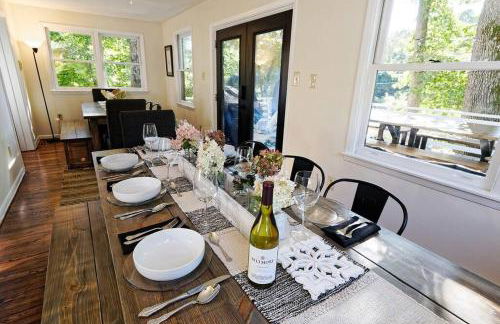 Stylish Lake Hs w/ hot tub: Walk to Blk Mtn Shops - Foto 26