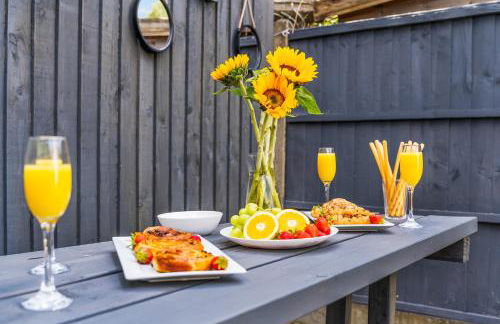 Free Parking ,Modern 4 bedrooms 10min from Birmingham city centre ideal for contractors ,Groups and Families - Photo 38