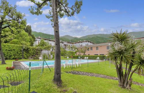 HOST4U - Loft del GARDA Residence with Pool, Front Lake Building - Foto 20