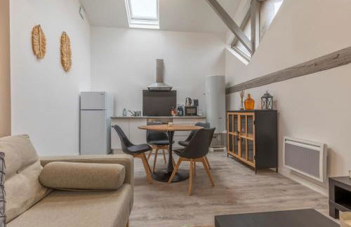 ATYPIQUE - 2 chambres avec salles de bains, cuisine équipée, parking gratuit - Foto 4