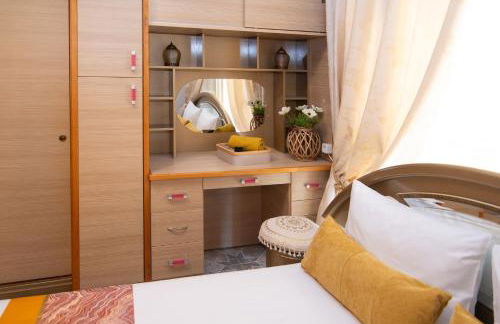 Sunrise Suite Olympiada - Luxury Beachfront Escape - Photo 19