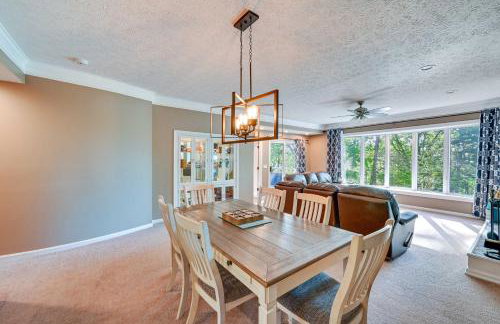 Lake Keowee Condo with Balcony and Resort Amenities! - Foto 10