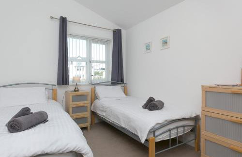 2 Bed Sea View Apartment with Balcony Parking - Pass the Keys - Foto 7