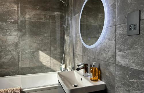 Urban Chic- Stylish Flat in the Heart of St Albans - Photo 31