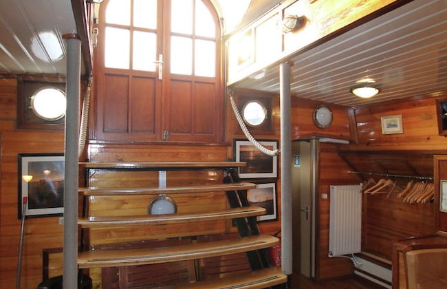 Boat in Leiden Near City Center & Museums - Foto 16