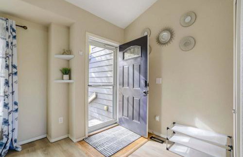 4BR w Fireplace Backyard BBQ near Peterson AFB - Foto 33