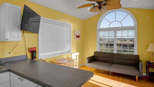 Surf City 2BR Model Home with Pool and Boat Ramp Access - Foto 4