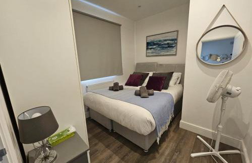 Modern 2BR in West Hendon - Parking -Easy Commute - Photo 10