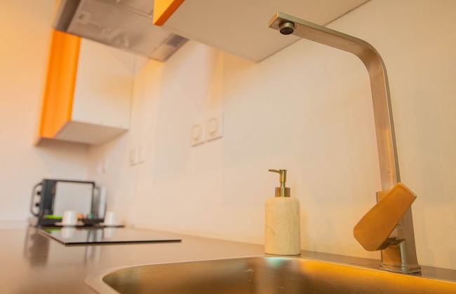 The Six Apparthotel - Photo 77