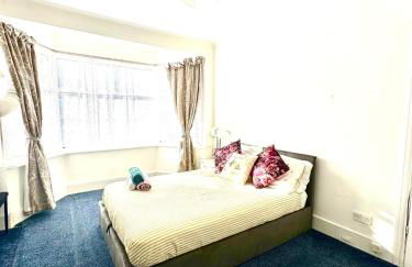 Luxury House in Ilford 21 minute Train journey from Central London - Foto 41
