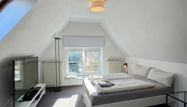 Appartment im DG Berlin / 5 min zur Messe - Foto 1