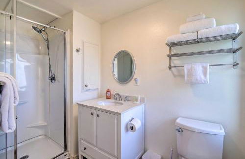 North Bend Home with Cornhole Court and Putting Green - Foto 14