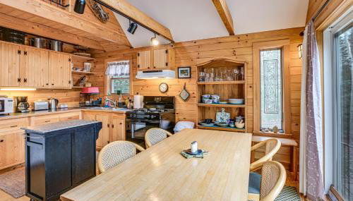 Lamoine Cabin with Deck about 16 Mi to Acadia Natl Park - Foto 3