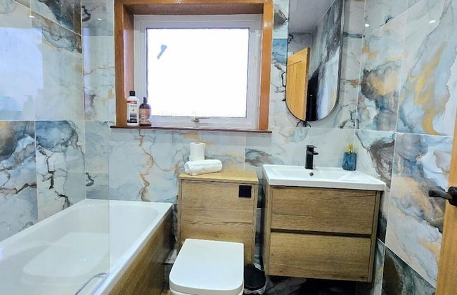 Quirky 2-Bed with Free Parking - Foto 27