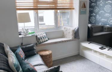 Plain Sailing 2 min walk to the harbour amazing location - Photo 20