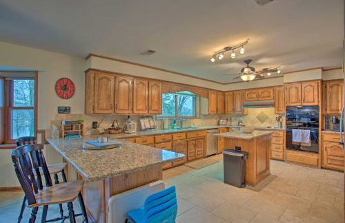 Roomy Texas Lake Retreat with Private Boat Ramp - Foto 9