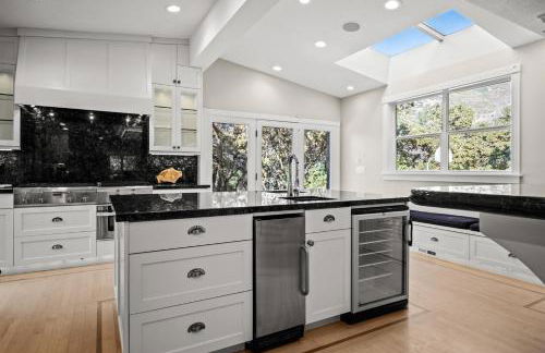 Hobbs Mill Ski Lodge Theater Games Dogs OK - Photo 55