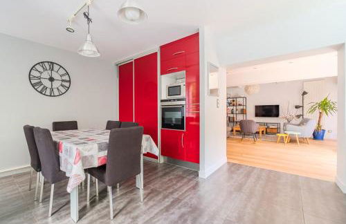 Apt T5 rénové avec bureau jardin et parking en centre ville - Foto 2