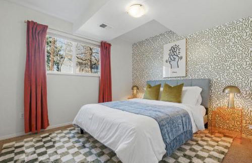 Spacious 4BD - Backyard BBQ, Fire Pit & Mini Golf - Foto 45