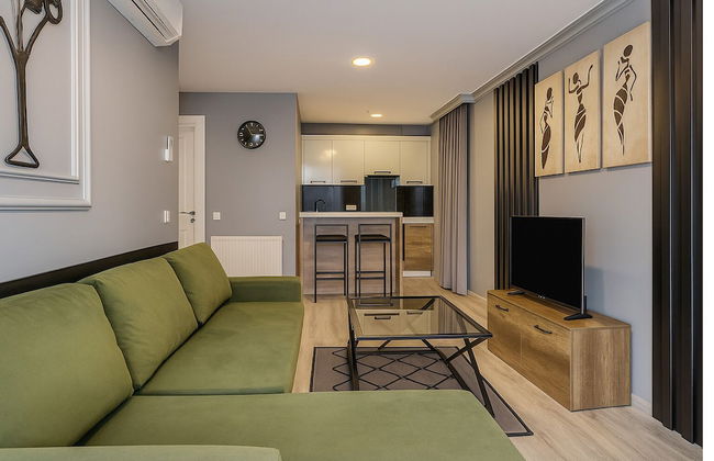 On4 Rooms & Suites - Photo 15