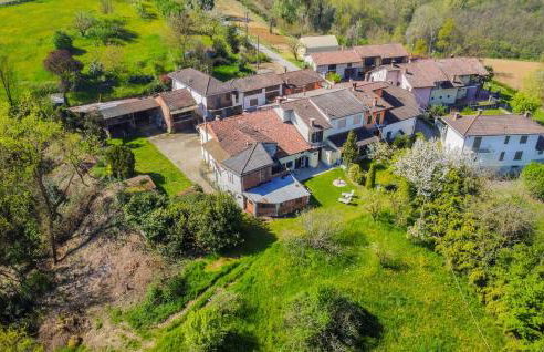 Gorgeous Home In Ferrere With Kitchen - Foto 10