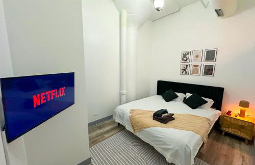 Luxury 6BR Suite with Pool Table Sleeps 12 Perfect for Group Stay Near McCormick Place, Grant Park and Soldier Field - Foto 5