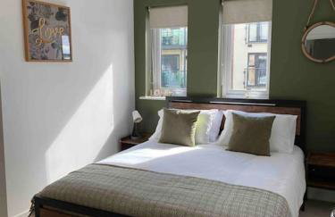 Luxury 2 Bedroom waterfront apartment with balcony - Foto 6