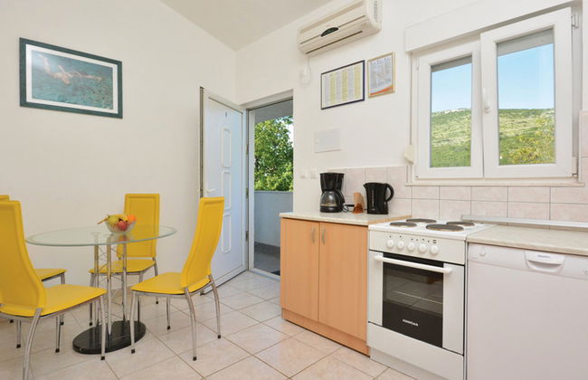 Spacious Prgomet Retreat With Private Pool, Fitness Centre, and Garden - Foto 16