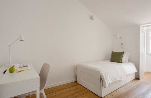 Calçada de Santo Amaro Apartments - Photo 41